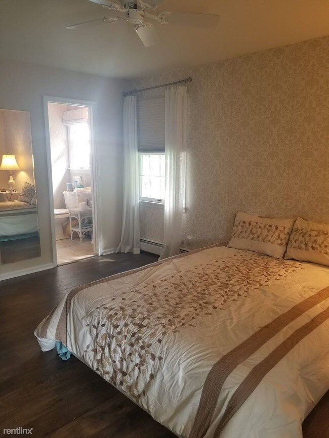 Foto del edificio - 2 br, 2 bath House - 612 W Connecticut Ave