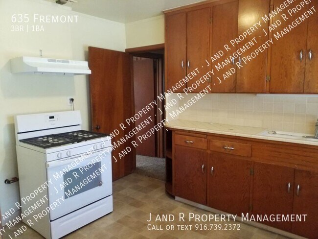 Building Photo - 3/1 in Land Park/ Swanston Palms