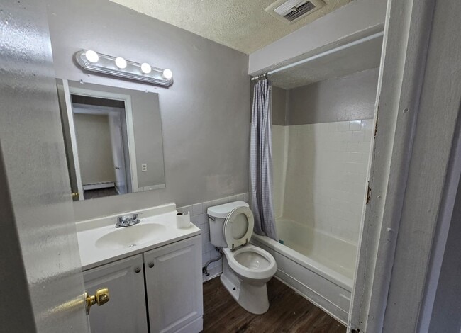 Photo - 14815 Euclid Ave Apartment