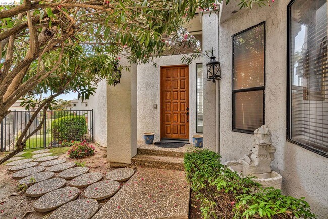 Foto del edificio - 5640 Edgeview Dr