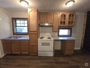 Building Photo - 1099 W Hall Ave