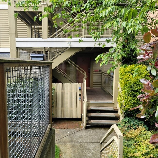 Foto del edificio - 2012 Minor Ave E