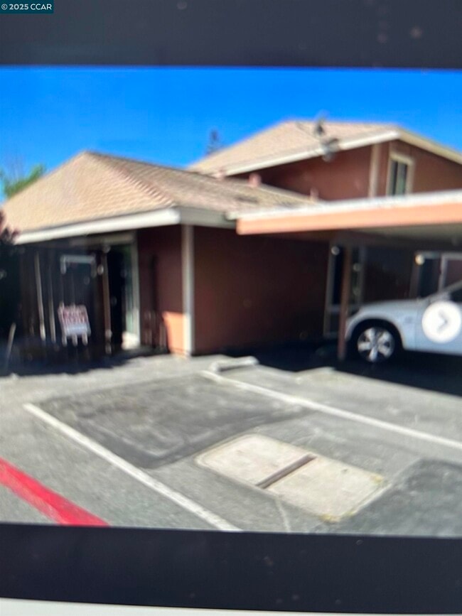 Building Photo - 2021 Olivera Rd