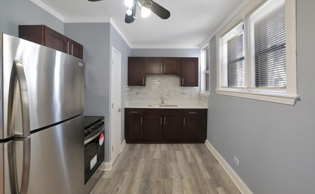 Foto del edificio - 7601 S Emerald Ave