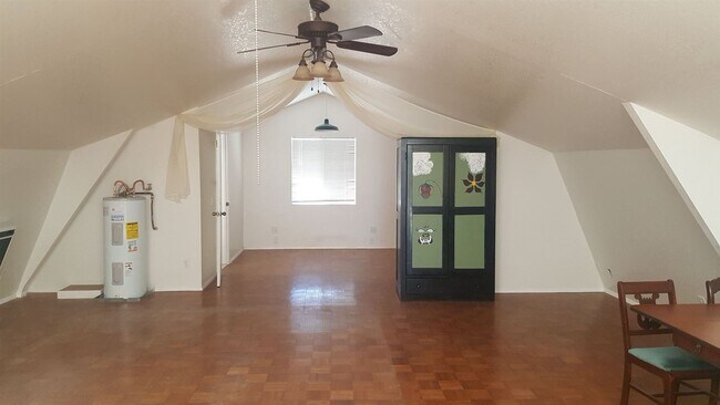 Building Photo - Studio, 1 bath House - 1509 Mountain Sprin...