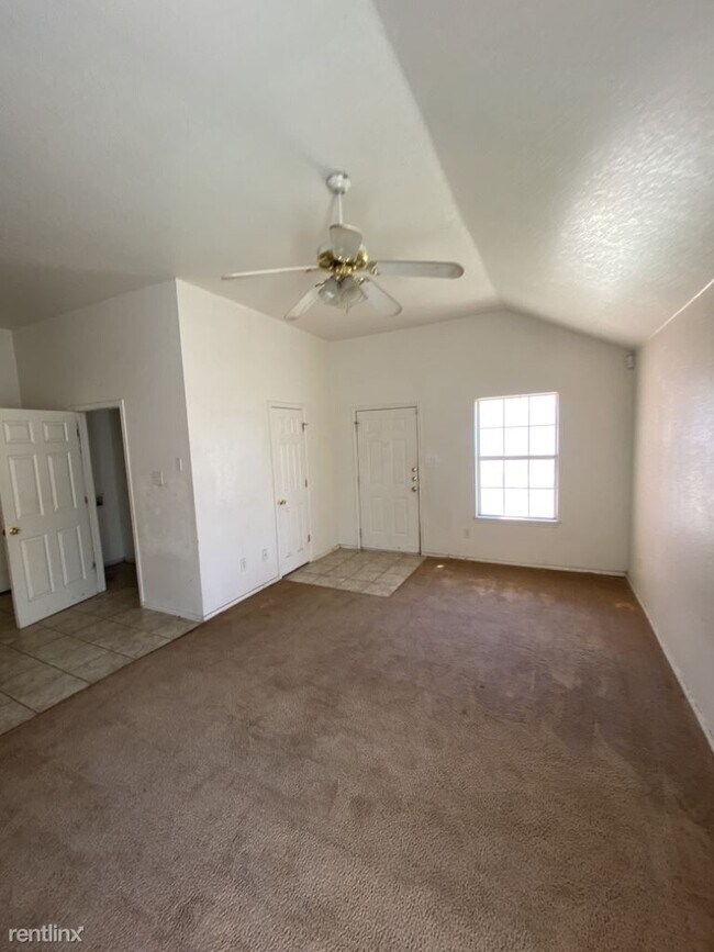 Building Photo - 3 br, 2 bath Duplex - 4303 July Dr Unit B