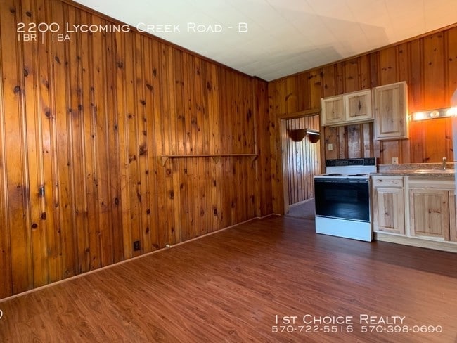 Building Photo - All utilities included!