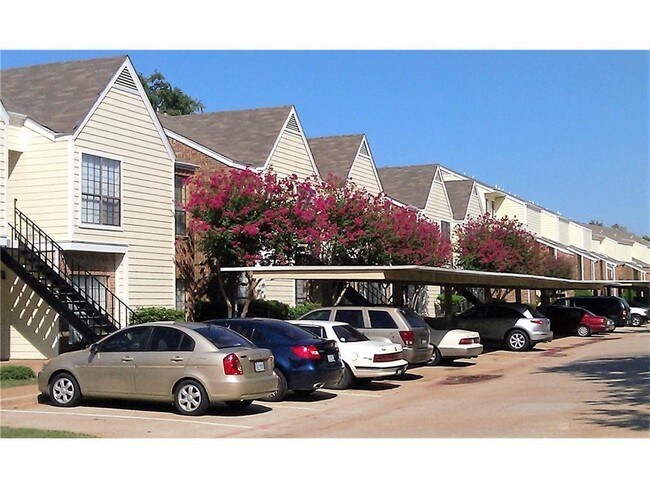 Foto del edificio - 9601 Forest Ln