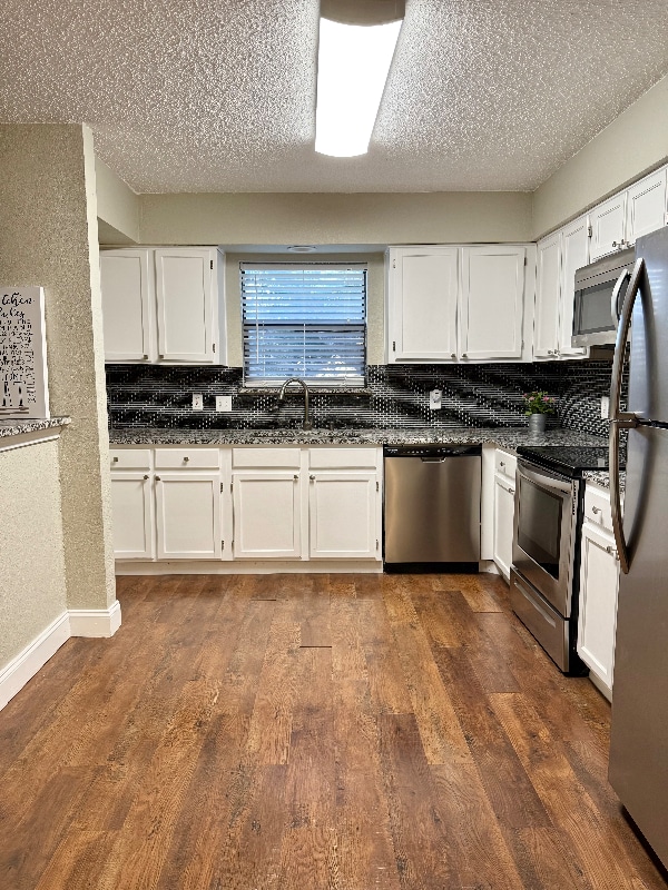 Building Photo - 2610 Isbella Dr