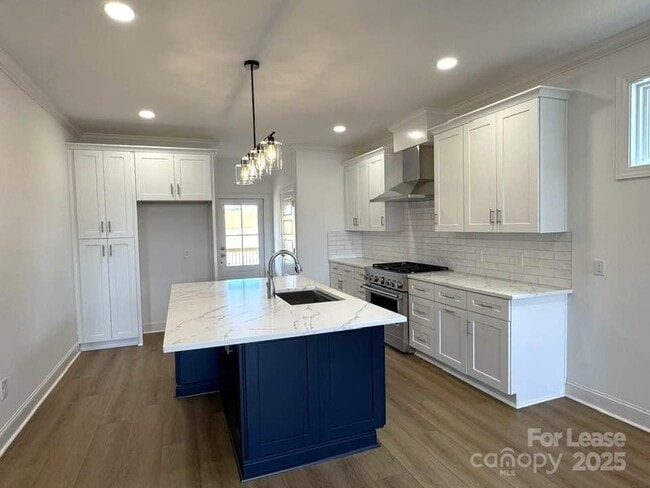 Building Photo - 8070 Blackwood Rd