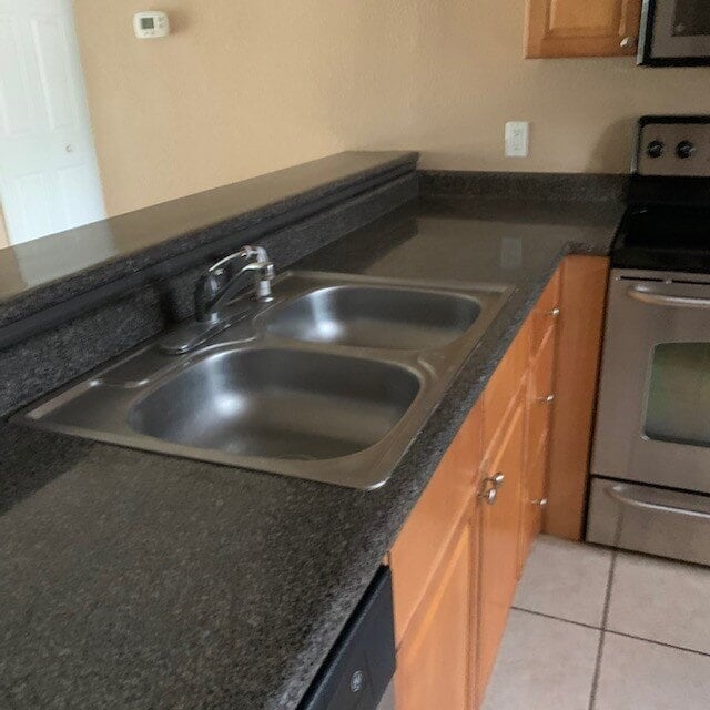 Building Photo - Two BD/1 Bath  Gated Pool Cmmunity Largo FL