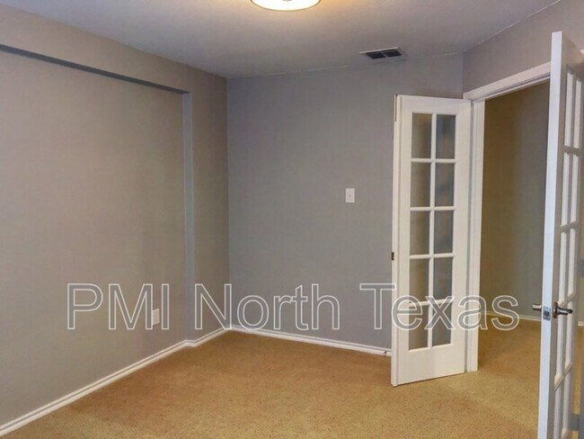 Building Photo - 12799 Vassar Dr