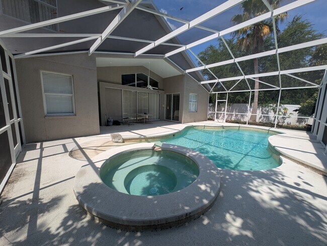 Foto del edificio - 10812 Deerberry Dr