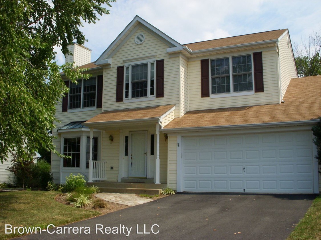Primary Photo - 6 Oakfield Dr