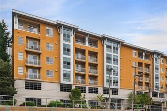 Building Photo - 118 107th Ave NE