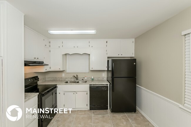 Building Photo - 1316 Falcon Dr