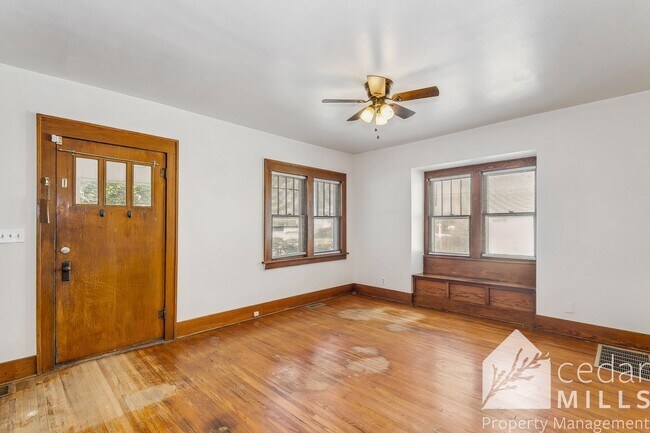 Foto del edificio - 130 S Charles St