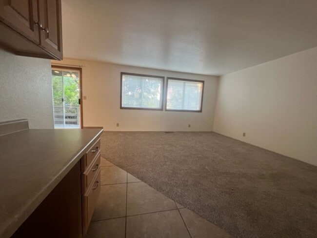 Building Photo - 600-602 Scenic Dr