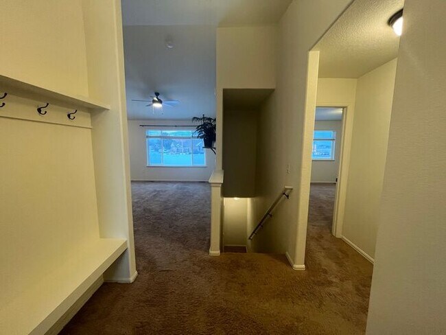 Building Photo - Nice Newer Home
