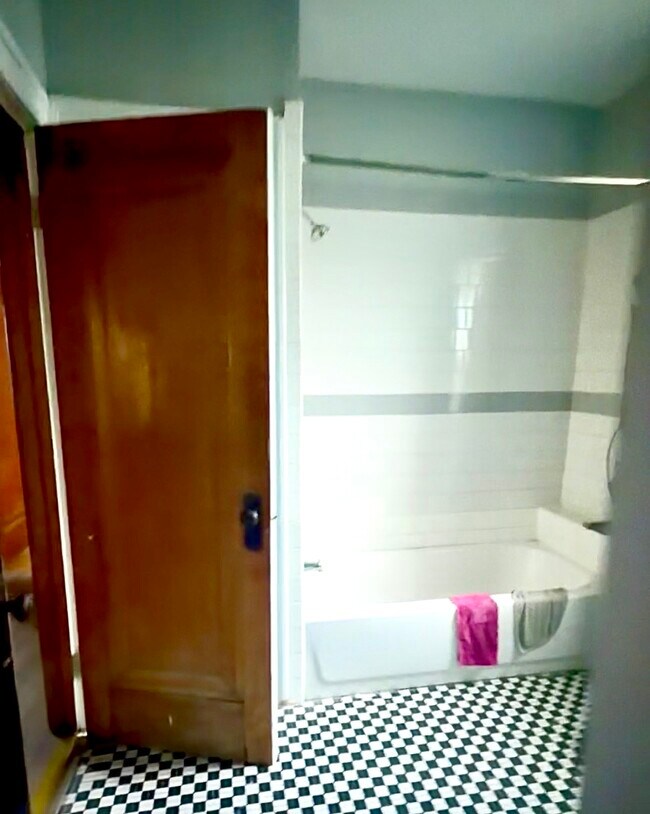 Baño - 8010 S Marshfield Ave