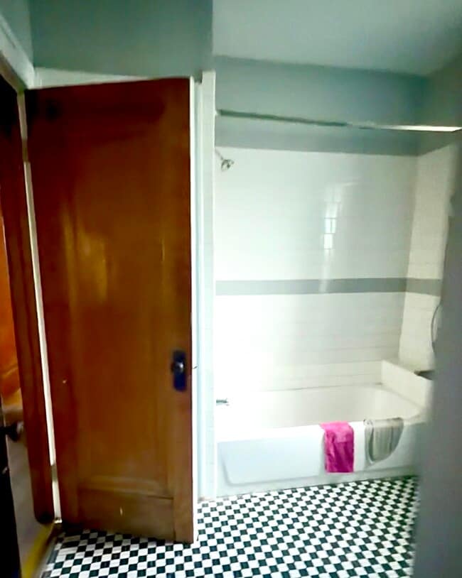 Bathroom - 8010 S Marshfield Ave
