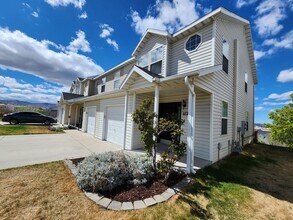 Building Photo - 123 E Wayfield Dr