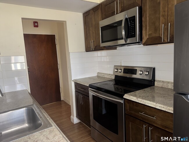 Foto del edificio - 250 N Bishop Ave