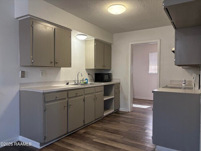 Foto del edificio - 205 Brookwood Cir