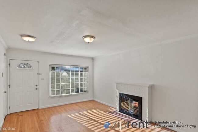 Foto del edificio - 3 br, 1 bath House - 25842 Bryn Mawr Ave, ...
