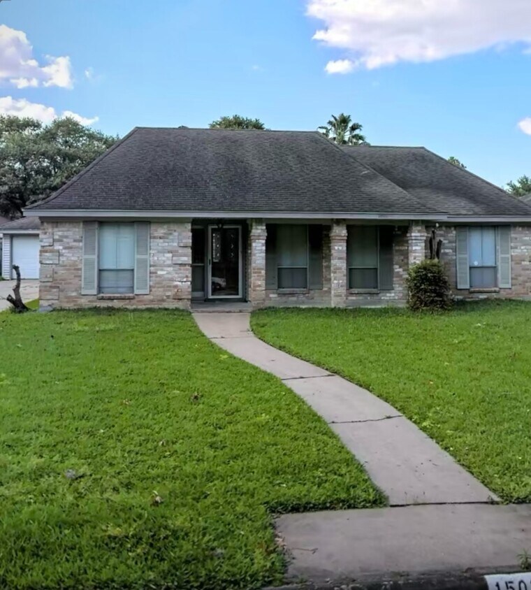 Foto principal - 15030 Margeson St