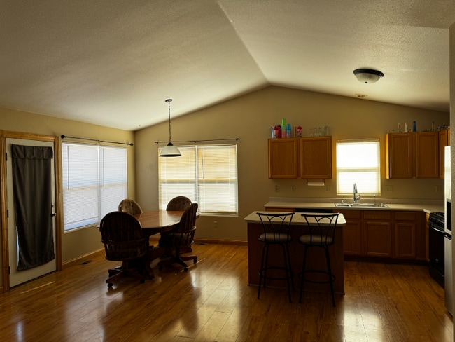 Building Photo - 1017 Basin Ct