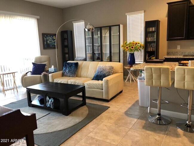 Foto del edificio - 1255 N Arizona Ave