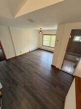 Building Photo - 121 Rose Dr