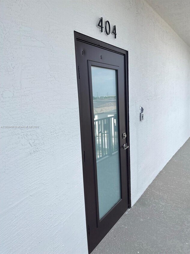 Foto principal - 8167 NW 41st St