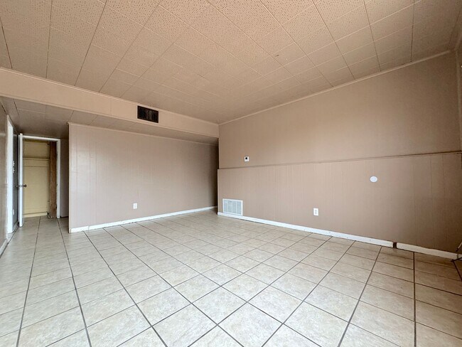 Foto del edificio - Northeast El Paso 4 Bed 2 Bath  Refrig A/C