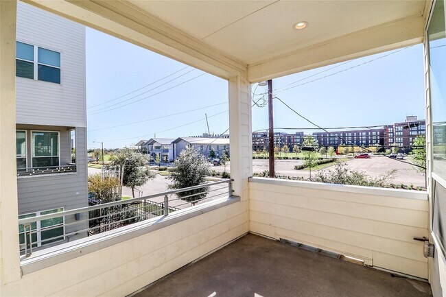 Foto del edificio - 2745 Clinton Dr