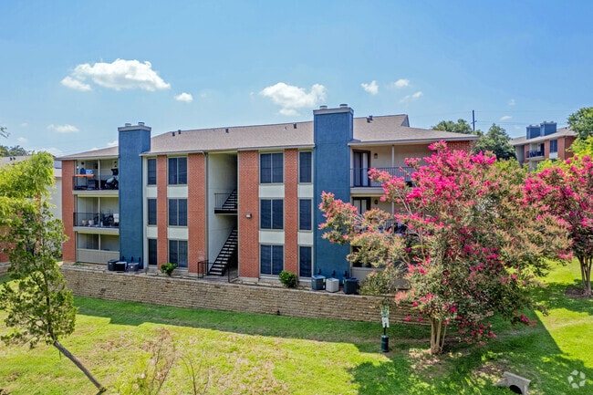 Building Photo - Foxwood