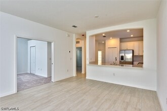 Building Photo - 2591 Vine Ave