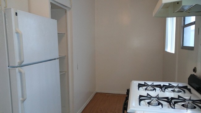 Foto del edificio - 807 Coronado Ct