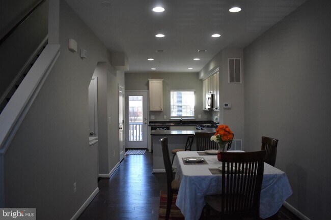 Foto del edificio - 4537 Madison St