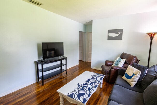 Building Photo - 810 Texas Ct