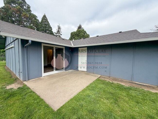 Foto del edificio - Salem 3BR with AC in Every Room! | 2-Car Garage & Fenced Yard