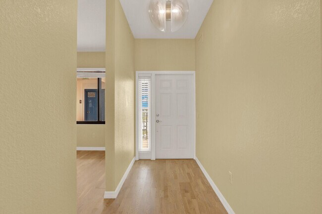 Foto del edificio - 370 Golfview Rd