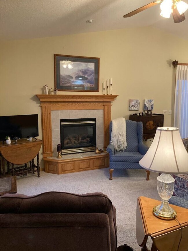 Foto del edificio - 4 Bedroom Twin Home