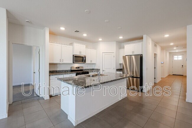Building Photo - 14466 W Hackamore Dr