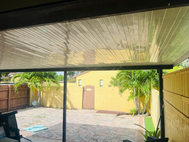 Foto del edificio - 8449 SW 148th Pl