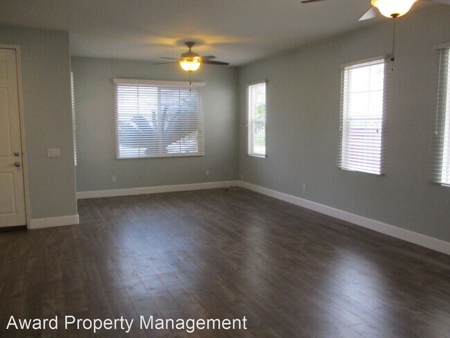 Foto del edificio - 3 br, 2 bath House - 32410 Pensador St