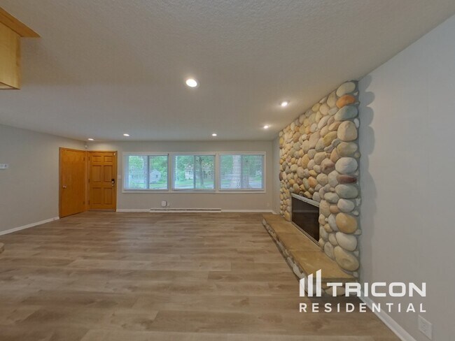 Foto del edificio - 3607 Robinwood Terrace