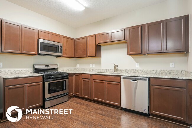 Foto del edificio - 6014 River Lake Cir