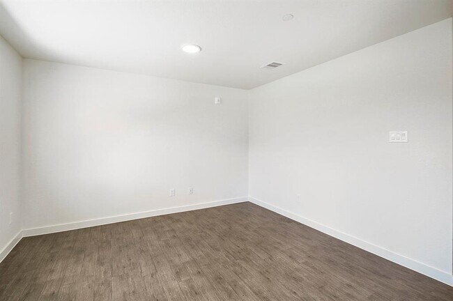 Building Photo - 12603 Telge Rd